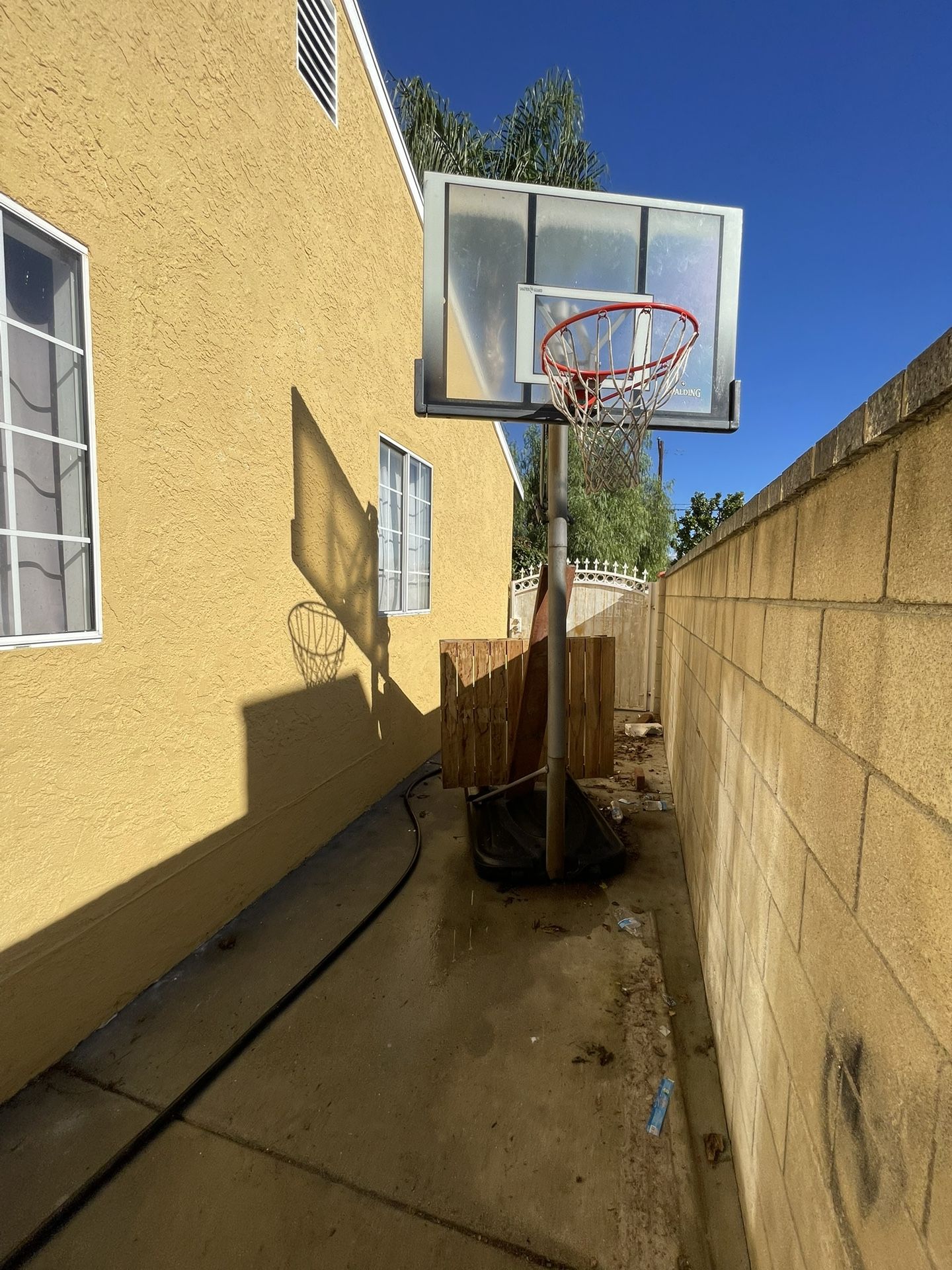 Spalding Basketball Hoop