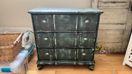 Dresser