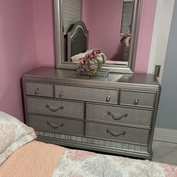 Full Girl bedroom Set 