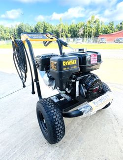 DEWALT 3600 PSI 2.5 GPM Cold Water Gas Professional Pressure Washer with HONDA GX200 Engine (NEW) 