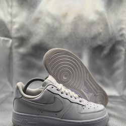 Nike Air Force 1 low triple white