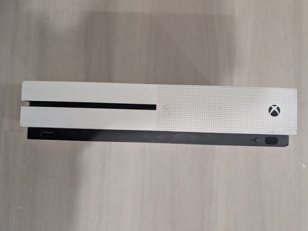 Xbox One S
