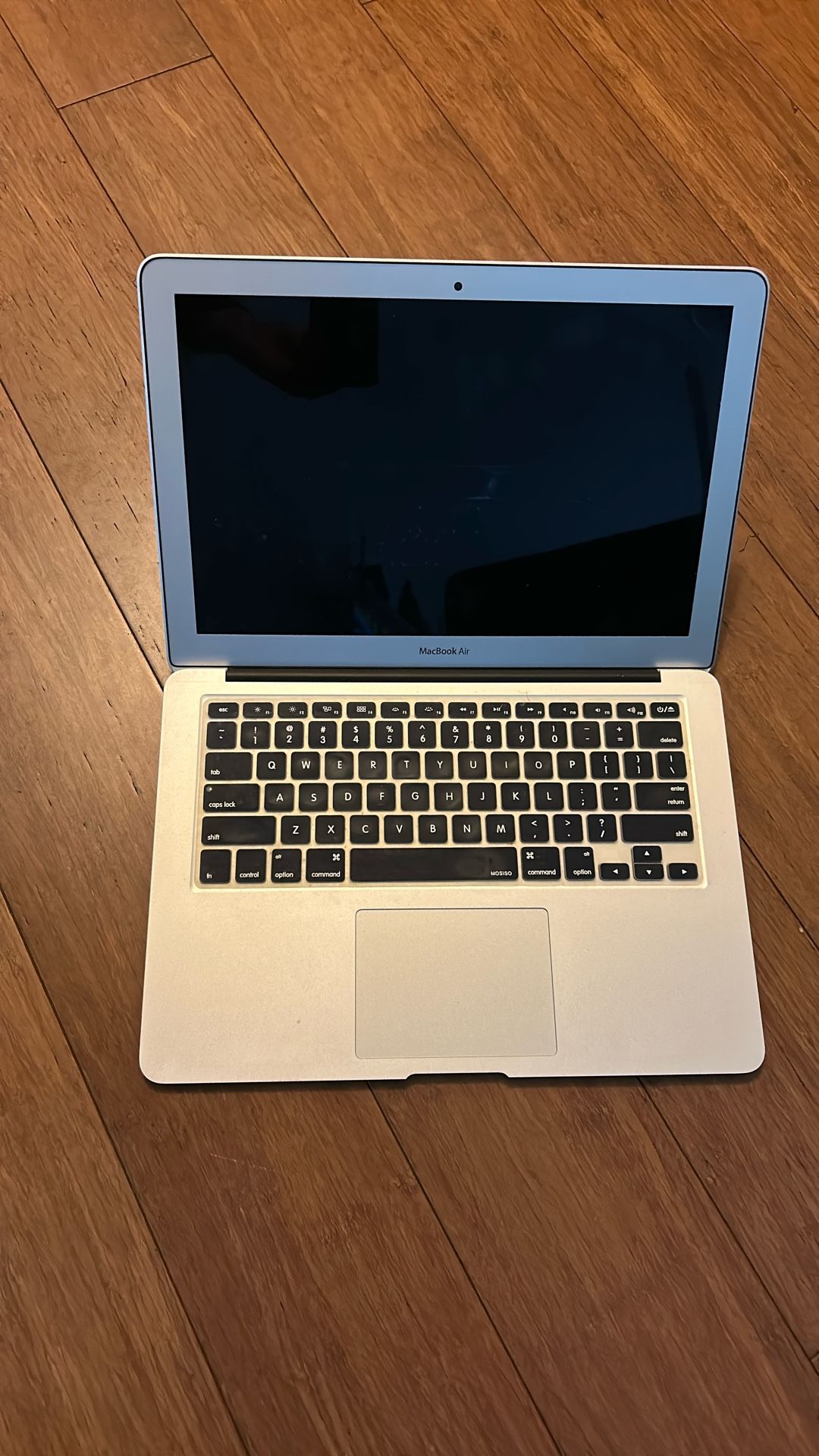 Apple MacBook