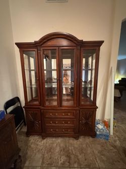 Colonial Style Hutch