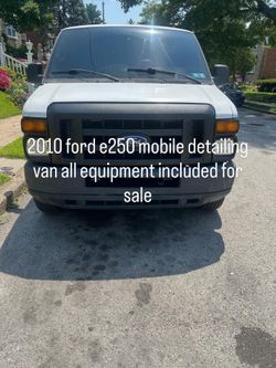 2010 Ford E-250