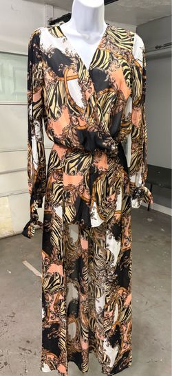 Two-piece floral outfit small 20$