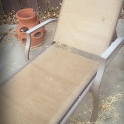 2 Lounge/chase Chairs And Table