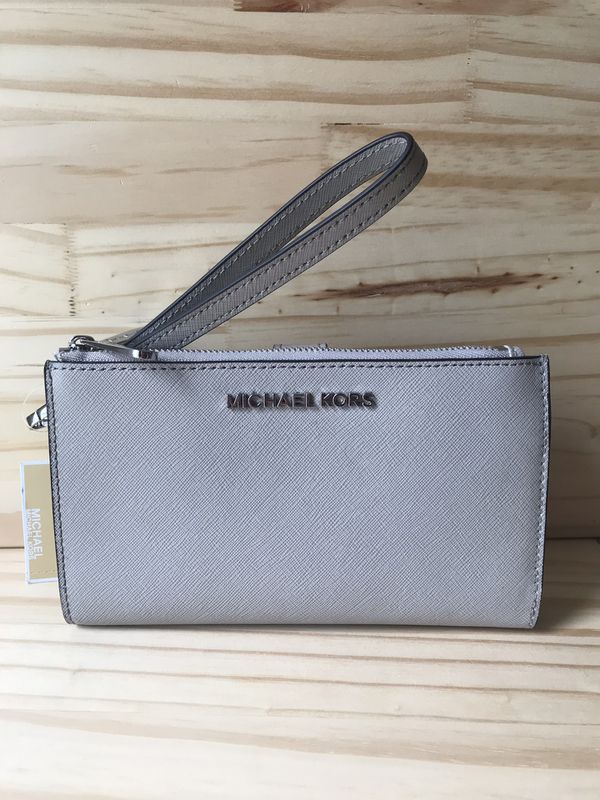 New With Tags Michael Kors Wallet/Wristlet for Sale in Melbourne, FL - OfferUp