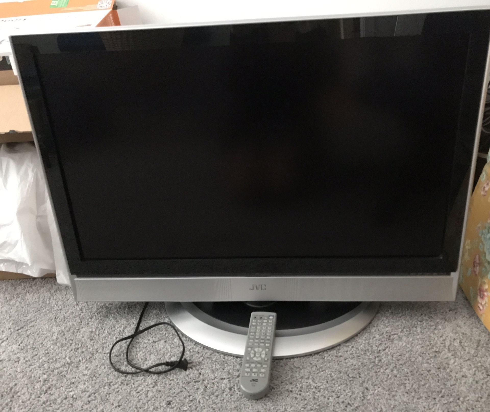 Television JVC 36”