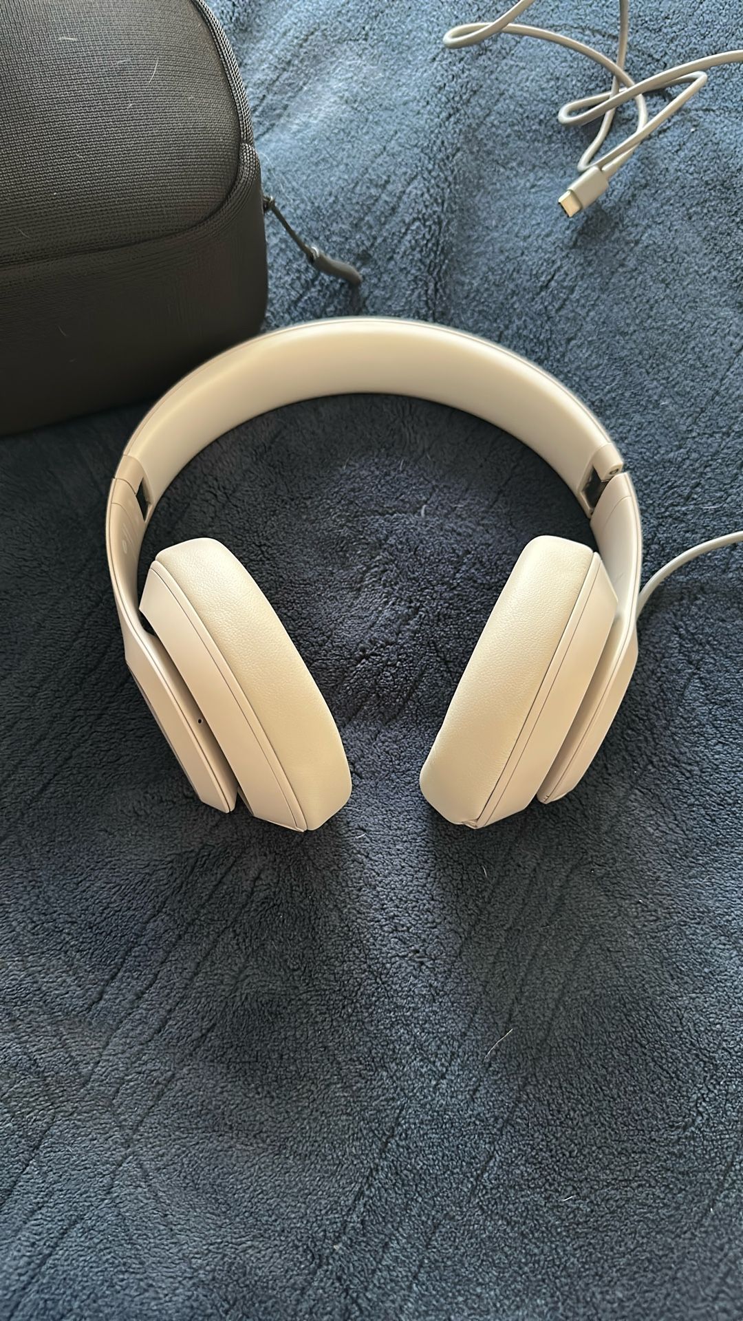 Beats 🎧 Noise Canceling Headphones