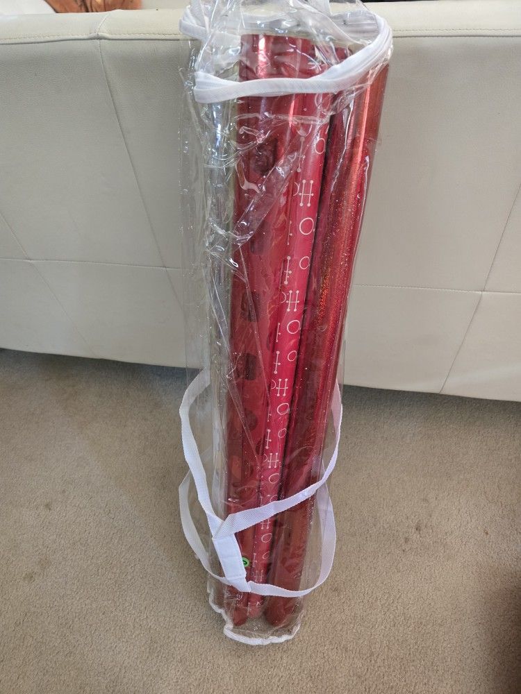 Christmas wrapping Paper (7) rolls 