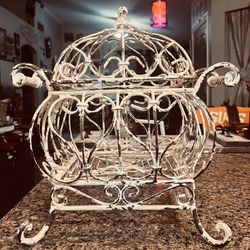 Vintage Iron/Steal Home Decor. 