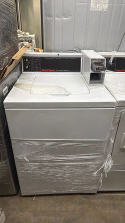 Speed queen Washer and Dryer Set Coin Operated