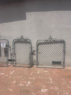 Gate doors