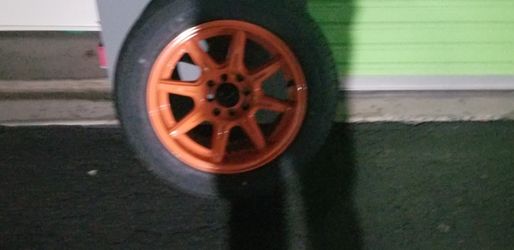 Universal sport rim for nissan versa almost new
