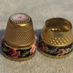 Vintage Embroidered Design Thimble Set Rose Hold Tone 