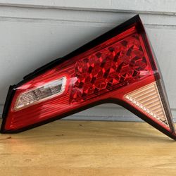 2019-2022 Honda HR-V Right Passenger Side inner tail light Oem