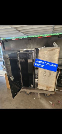 SCISSOR HOIST FOR DUMP TRUCKS OR TRAILER KITS COMES ALL COMPLETED PISTON,HOSE, REMOTE CONTROL,SCISSOR HOIST AND ACCESSORIES DIFERENT PRICES DEPEND CAP