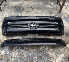 2016 TUNDRA Front Grille