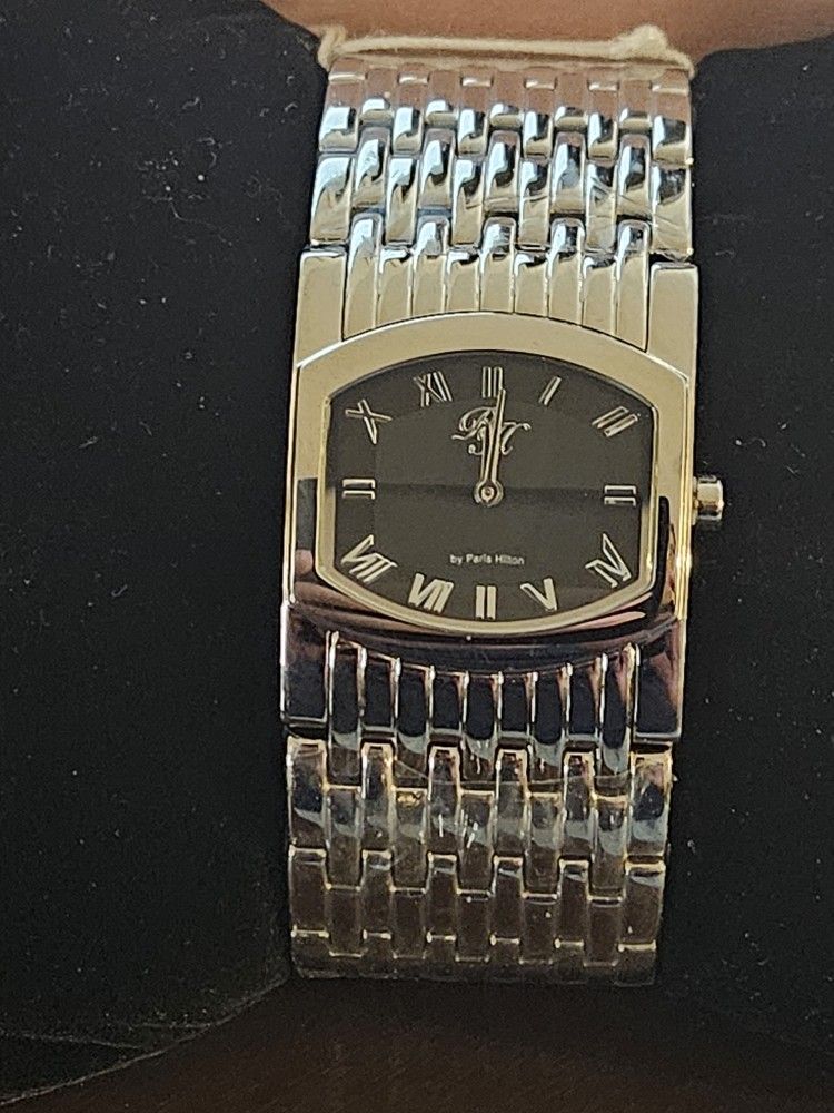 PH PARIS HILTON BRACELET COLLECTION WR NEW BATTERY WRISTWATCH 6447(Brand New )
