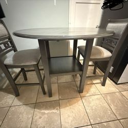 Dining Table With 2 Chairs 