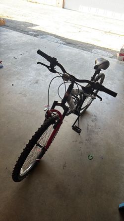 Pacific Mountain Bike Black and Red
