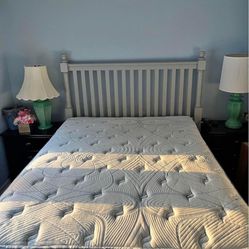I have a like new Posterpetic Queen mattress and box spring and headboard in excellent condition like new bed is like 5 months old it also comes from 