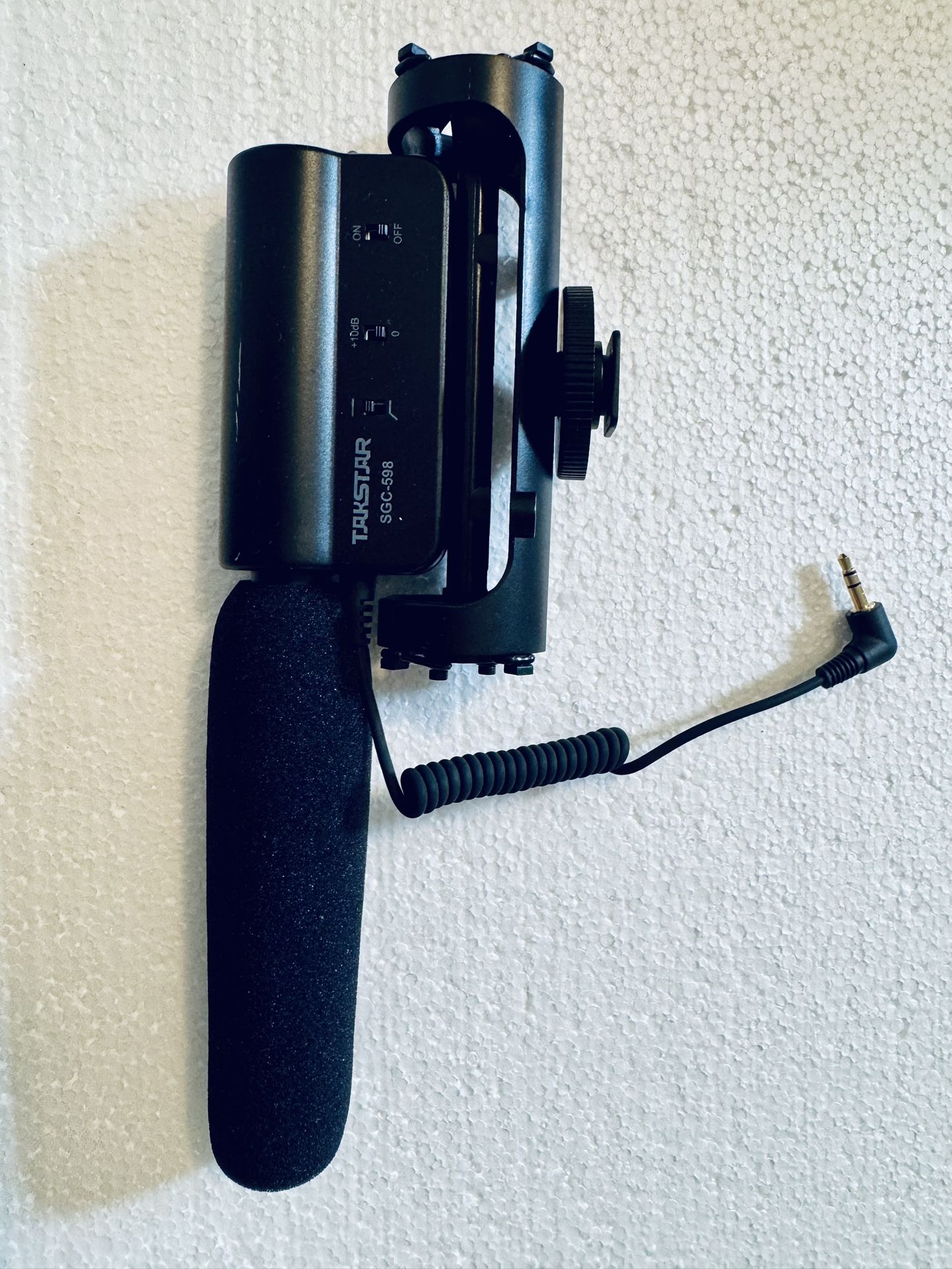 Shotgun-style Microphone for Camera Filmmaking