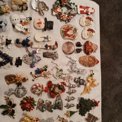 51 Cute Christmas Brooches Selling For $2.00 Each All For $60.00