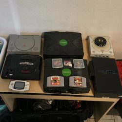 Gaming And Controllers And All Plugs 