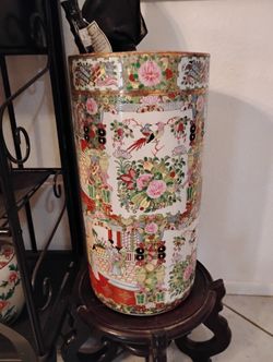 Rose Medallion Umbrella Vase