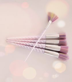 5 pcs unicorn makeup brush set. good quality basic need makeup brushes. on a big sale