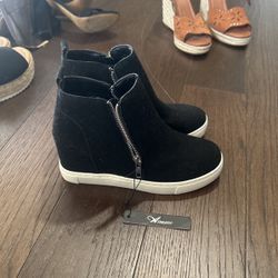 Women’s shoes Size 7.5