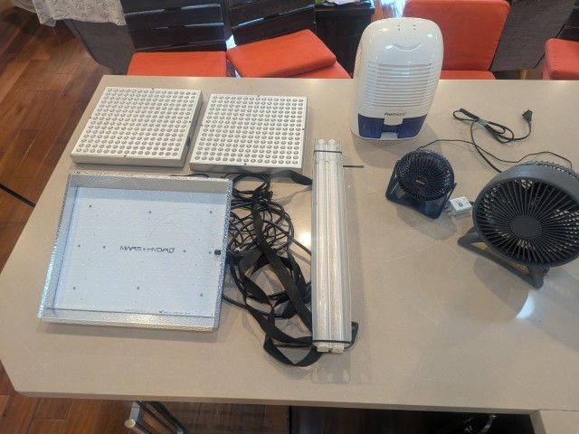 Grow Tent/ Setup Mars Hydro & Vivosun Light Use