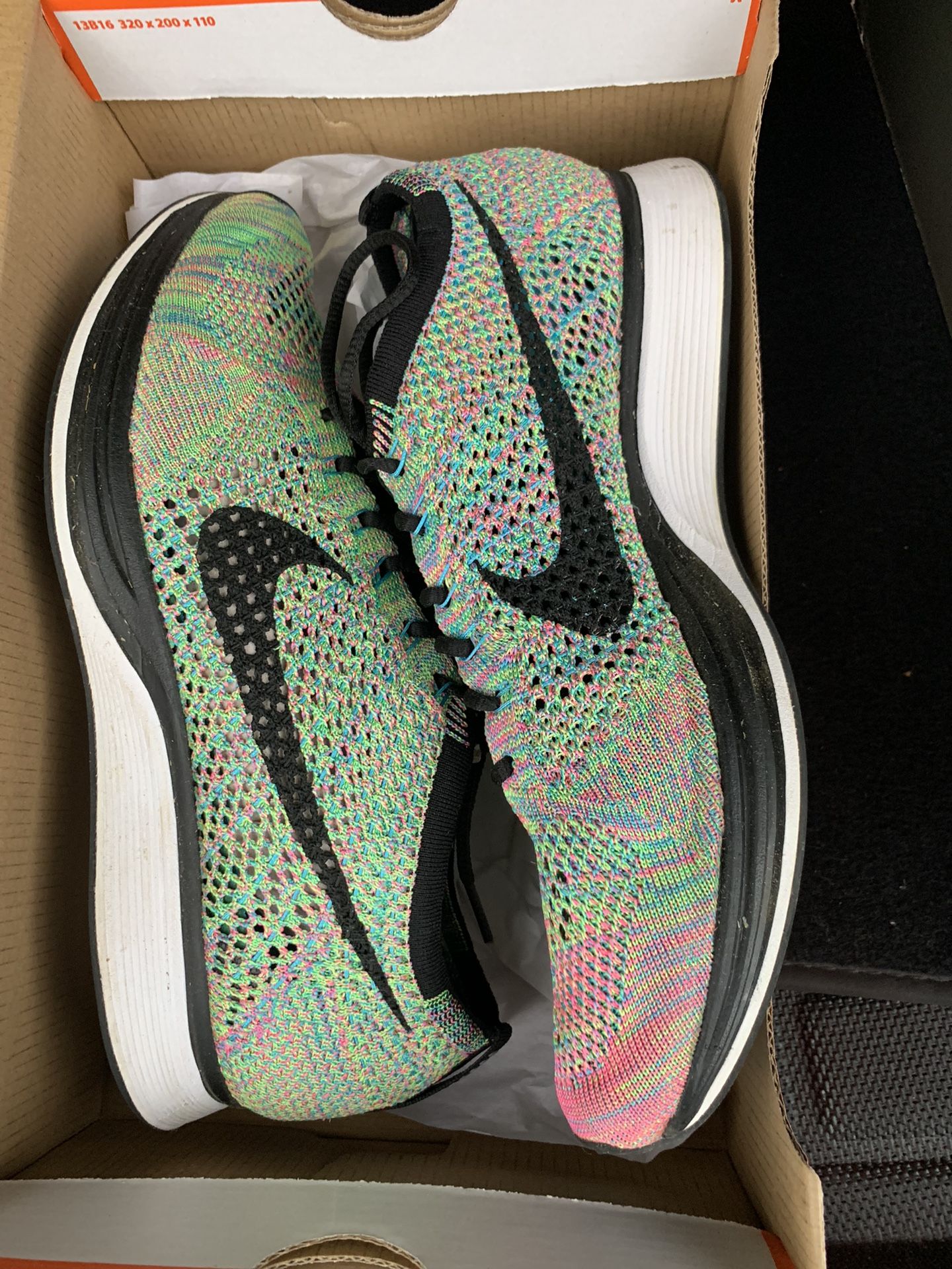 Nike Flyknit Racer Multicolor 2.0 Green Strike Men's Size 9.5 RARE