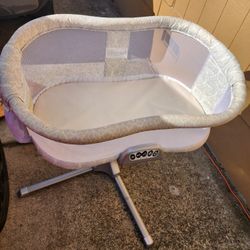 Bassinet (Swivel) with Working Light, Sound, Etc.