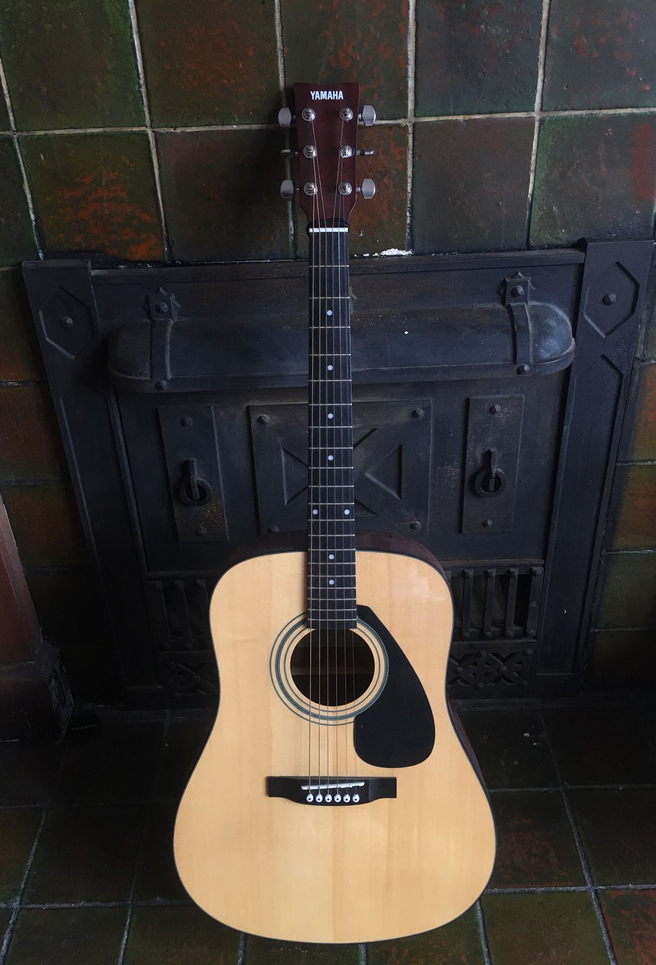 Yamaha Acoustic Guitar F3HC with case