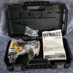 Dewalt Drill 20V Max/XR With Case Brand New