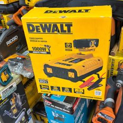 DEWALT 3-Way 1000-Watt Power Inverter Compatible with 20-Volt XR 5 AH Lithium-Ion Battery (Not Included)