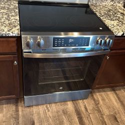 NEW FRIDGE AND STOVE