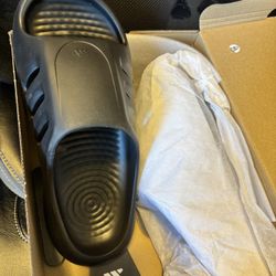 Slides, adiFOM IIInfinity ADIDAS Men Sz 12 NEW in box