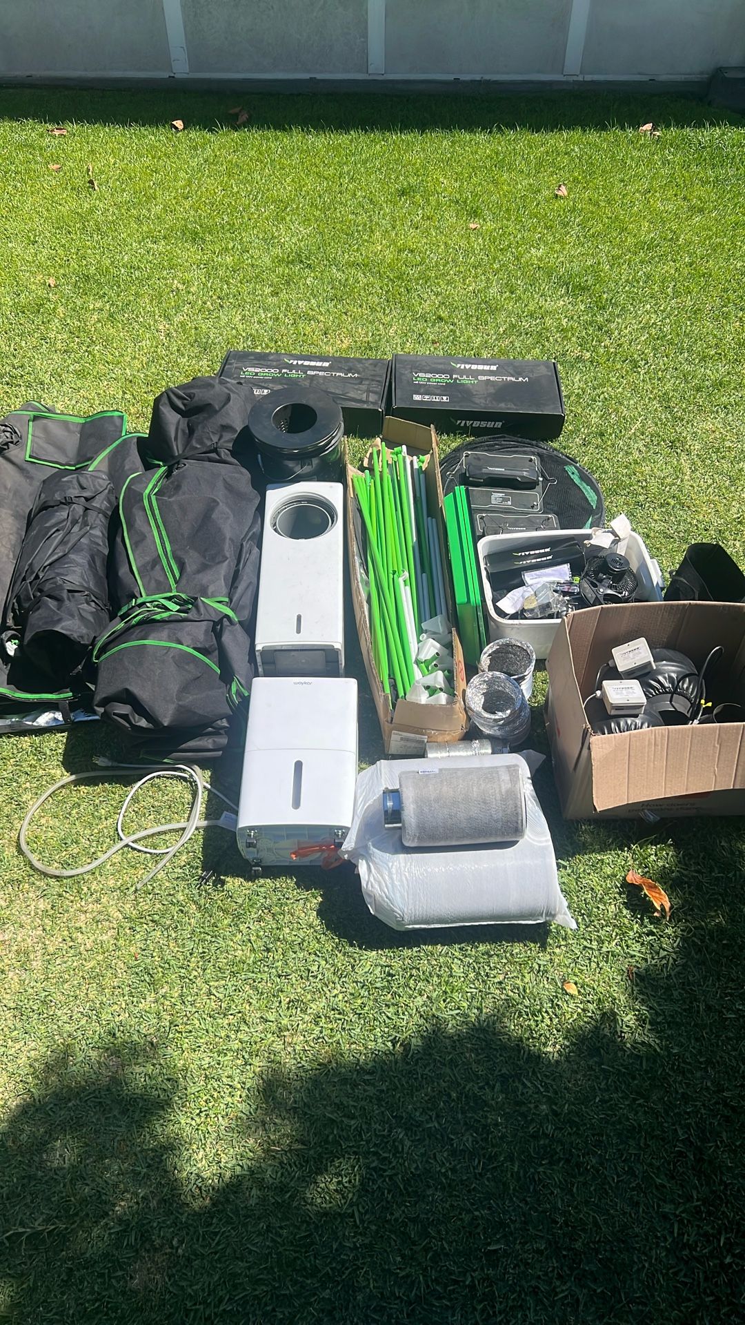 Hydroponics Grow Tent Kits & Full Setup - VIVOSUN & More!