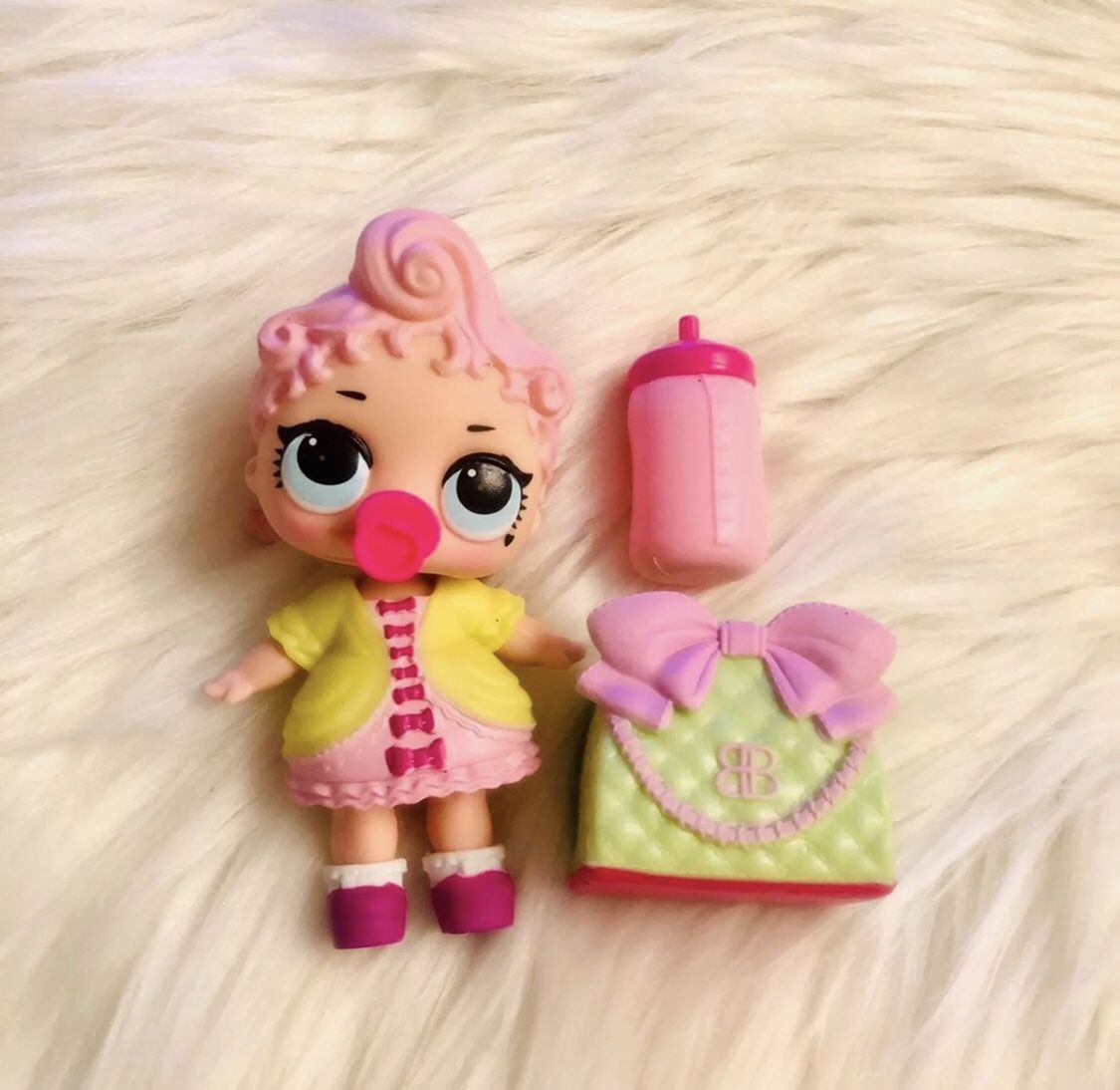 Lol Surprise Doll Royal Hiney w bag