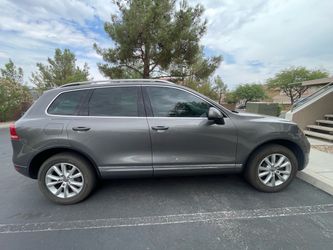 2014 VW Touareg V6 gas