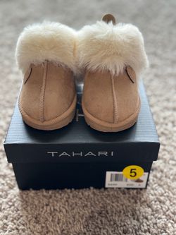 Tahari Faux Fur Slippers Size 5