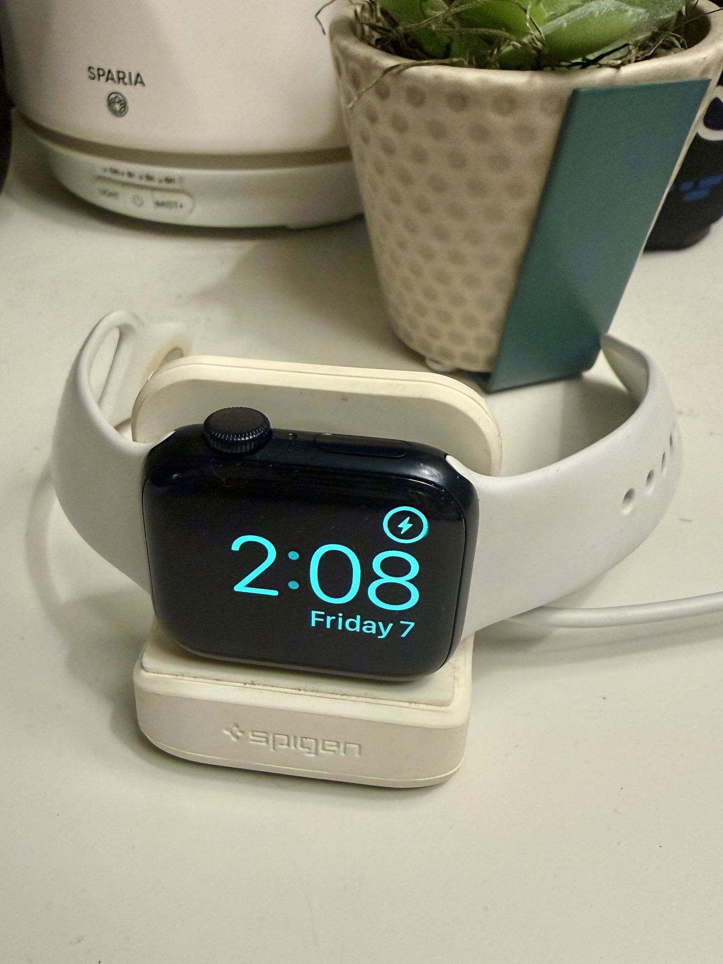 Apple Watch SE (2nd Gen) [GPS 40mm] 