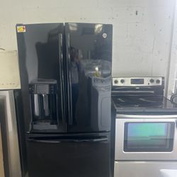 Refrigerator and stove set - Good Condition 