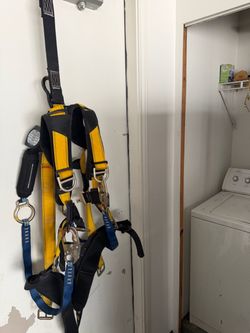 layered Safety Harness With SRL lanyard