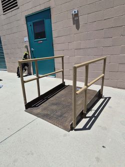 Ramp 3ft wide/4ft long  in excellent condition