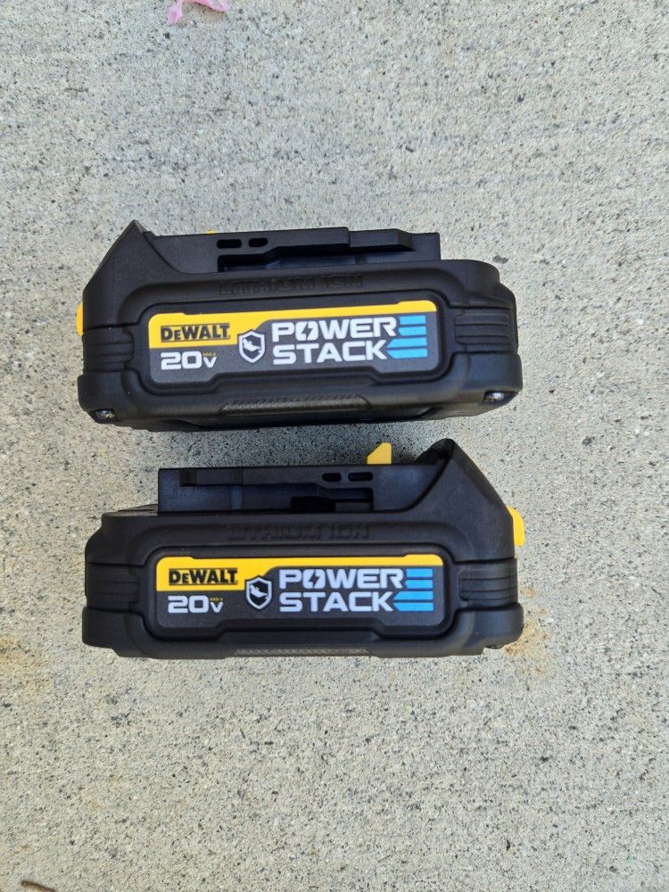 Dewalt 20v Power Stack Batteries Oil Resistant Brand New